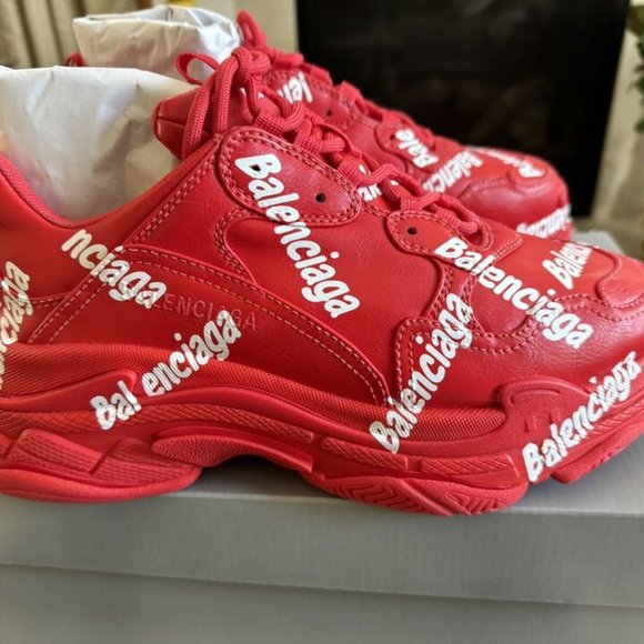 BALENCIAGA TRIPLE S ALLOVER LOGOTYPE 42 (US 9) BRAND NEW IN-BOX! - Picture 8 of 13